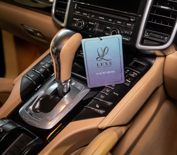 e-commerce image showing in car essence product