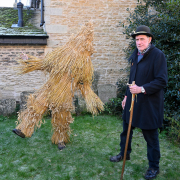 Z9A1359-Paul-cornell-and-tom-sennett-straw-bear-2025